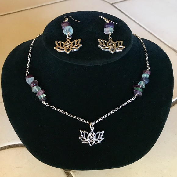 Boho Fluorite gemstones chips om sign lotus flower set ( necklace + earrings ) - Picture 4 of 11